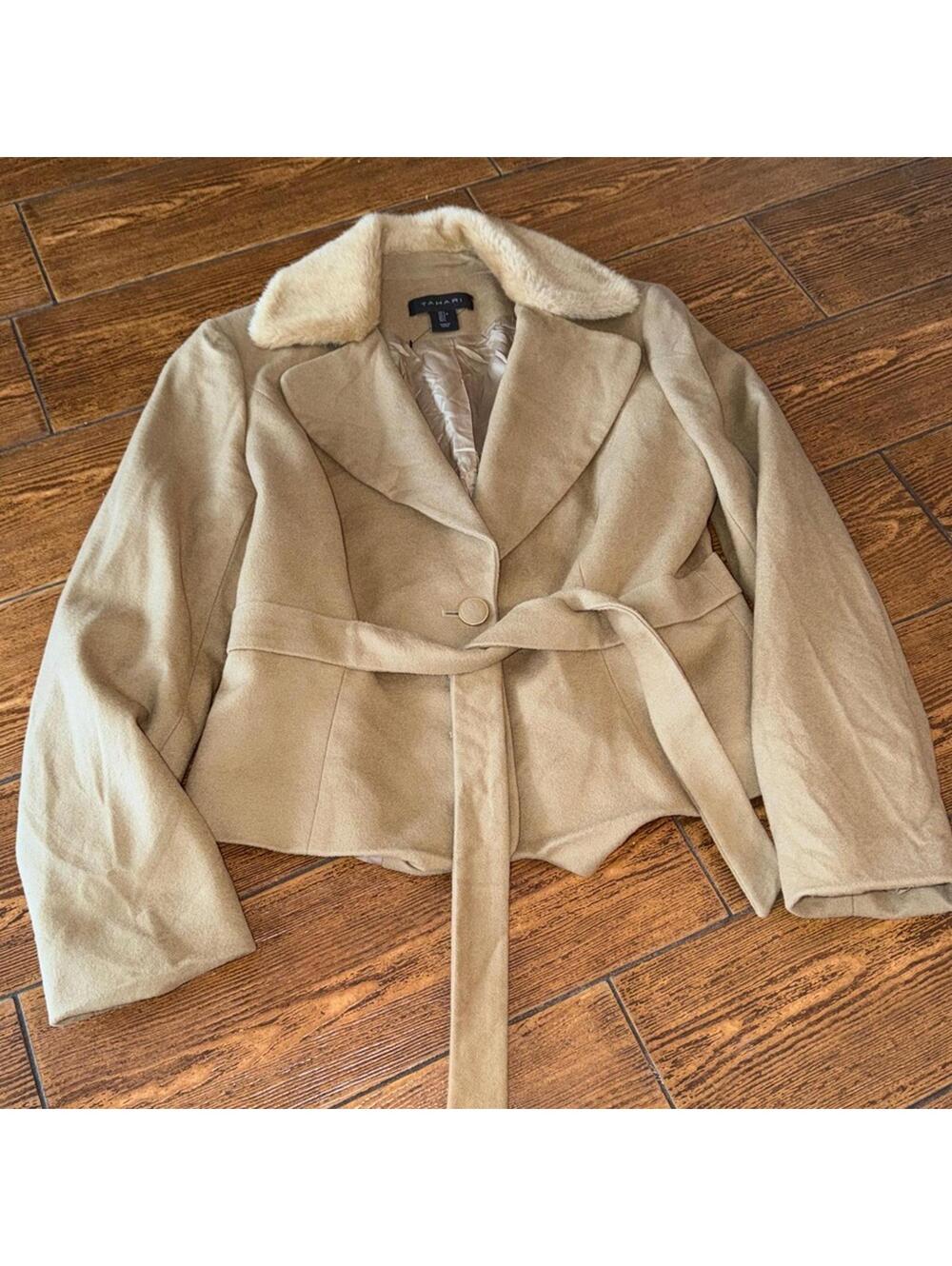 Tahari Ladies belted coat / blazer faux fur collar button